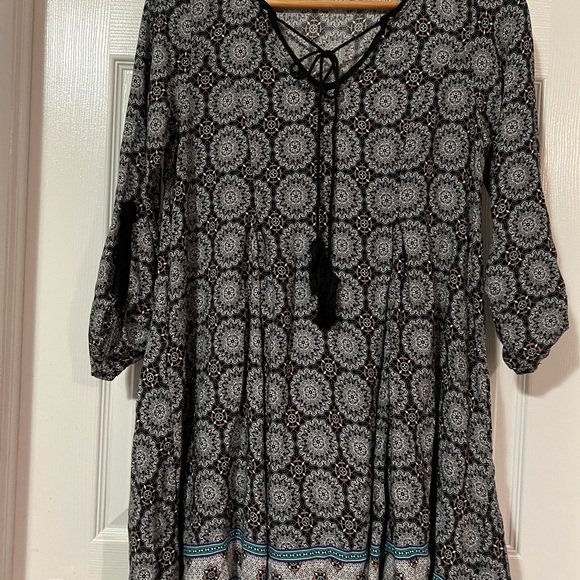 Hem & Thread Dress - Picture 9 of 10